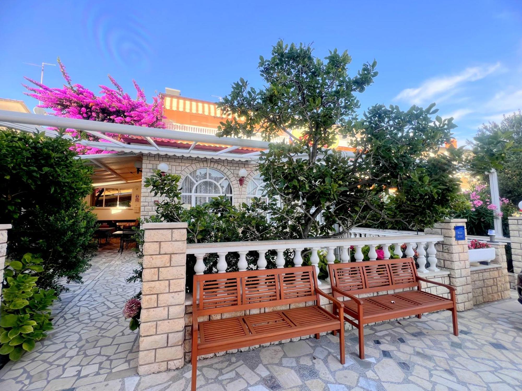Bed & Breakfast Rab Palit Exterior foto